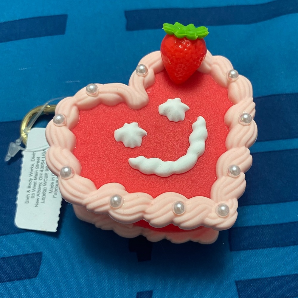 BABW PocketBac Holder Valentines Strawberry Heart Cake